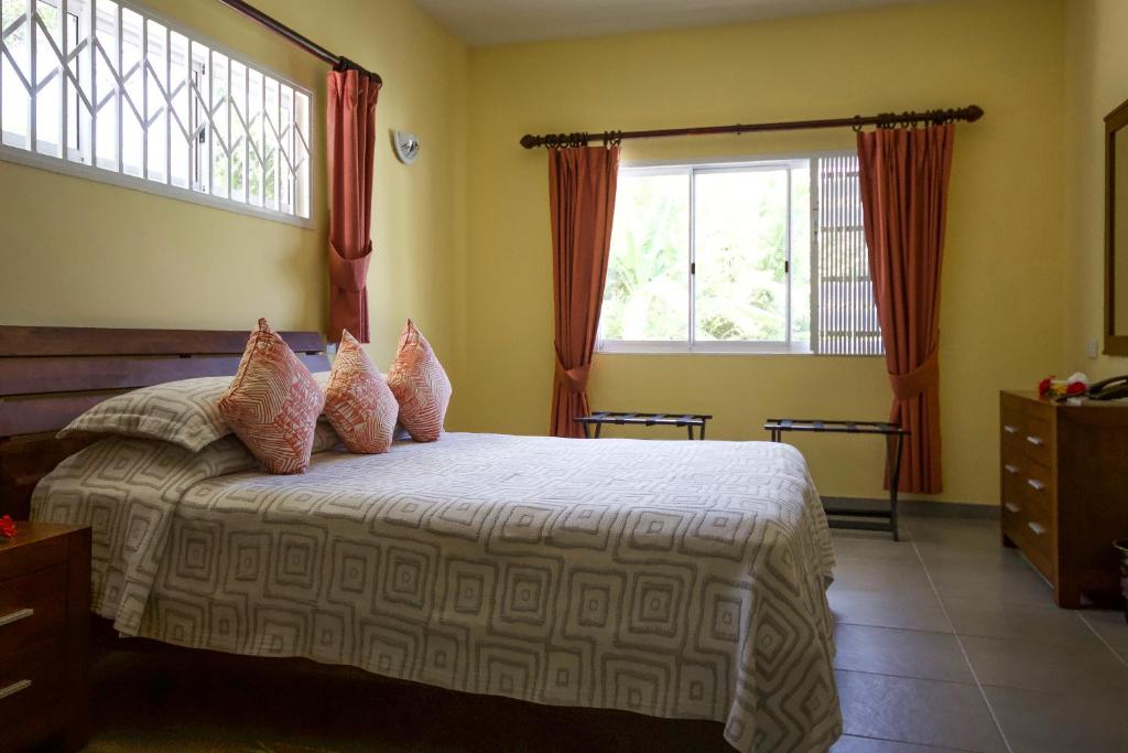 Номер (Шале с 1 спальней), Surfers Beach Self Catering Chalets