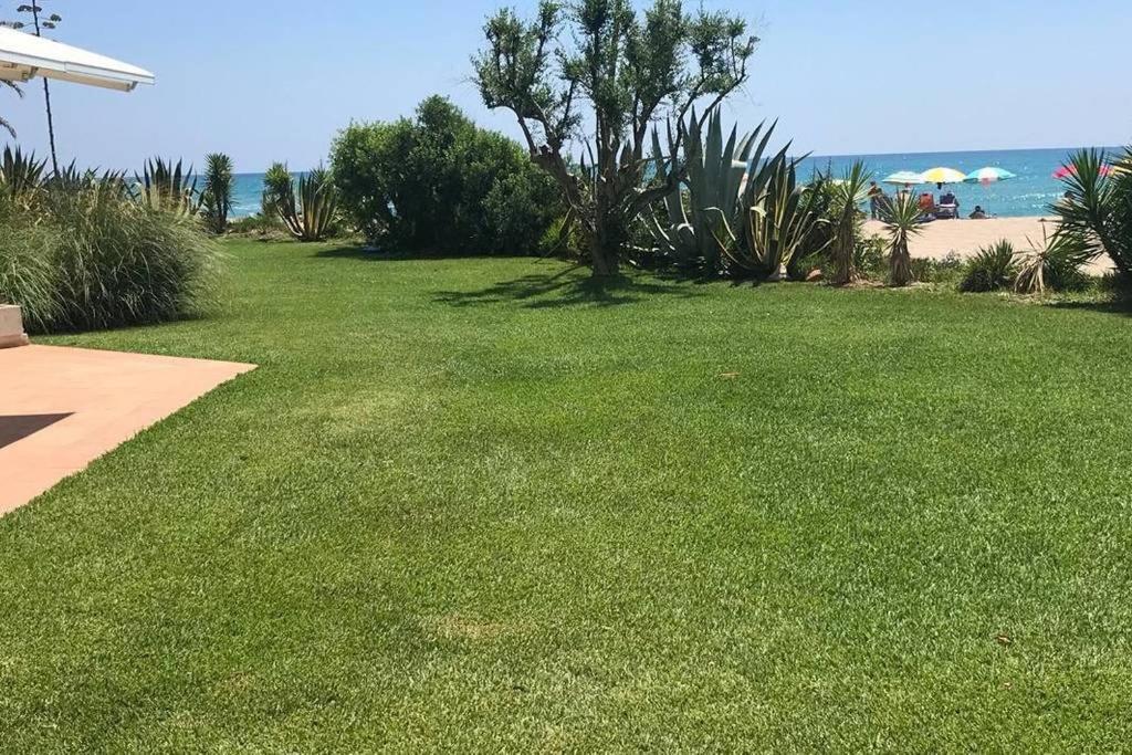 Amazing in front of the sea apartment photo 2