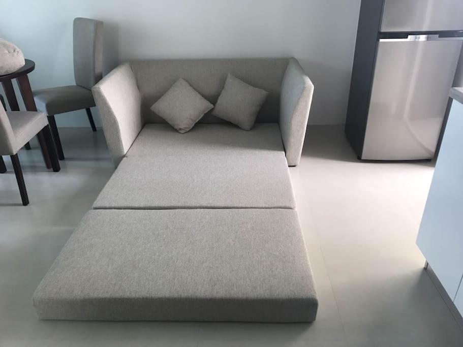 Grandblue Condominium 708 photo 3
