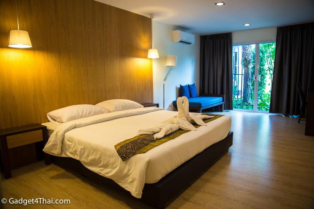 Baan Klang Aow Beach Resort photo 4