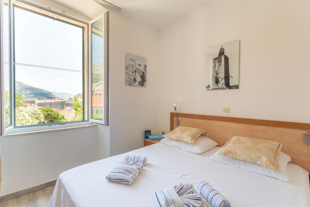 Double Room Lukre with city view photo 3