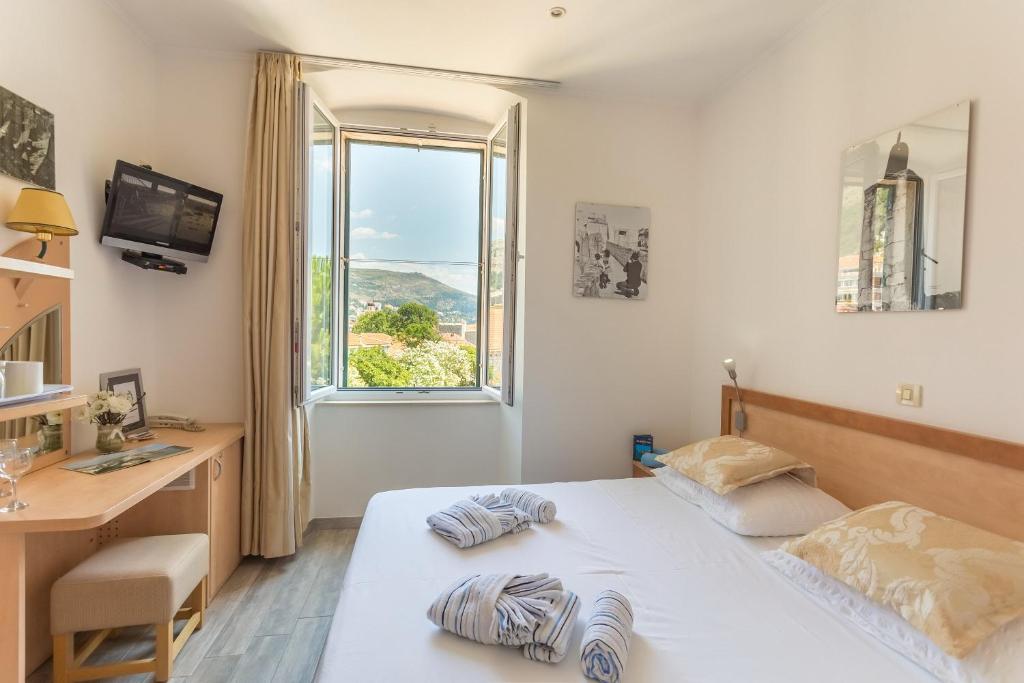 Double Room Lukre with city view photo 2