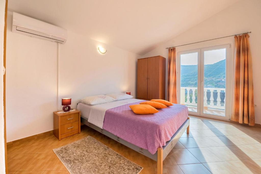 Apartments Slavica photo 4