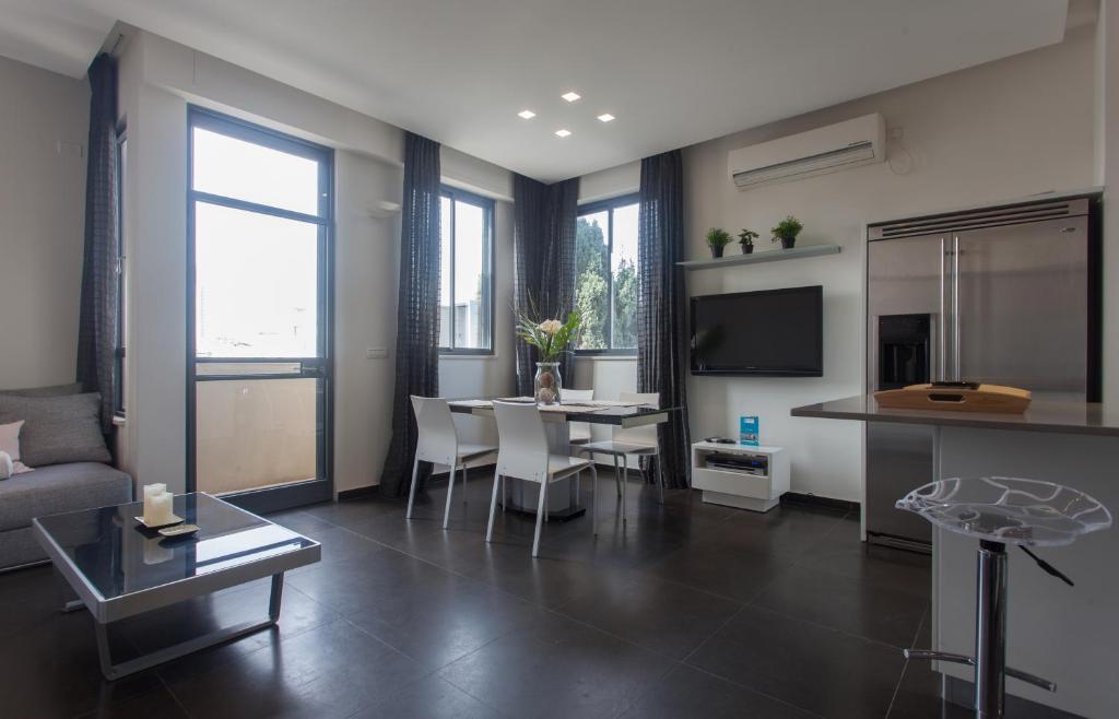 Luxury Penthouse 2 bed near Rothchild photo 1