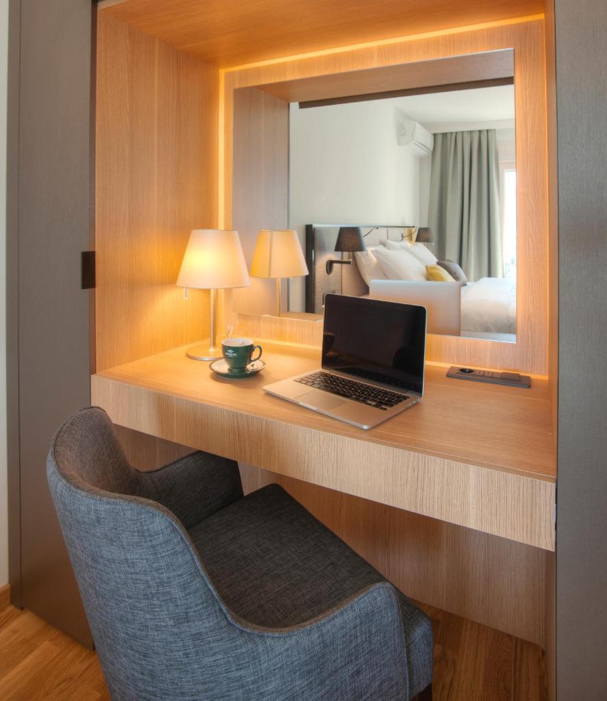 Двухместный (Двухместный номер Делюкс с 1 кроватью и видом на город), Fontana Hotel & Gastronomy