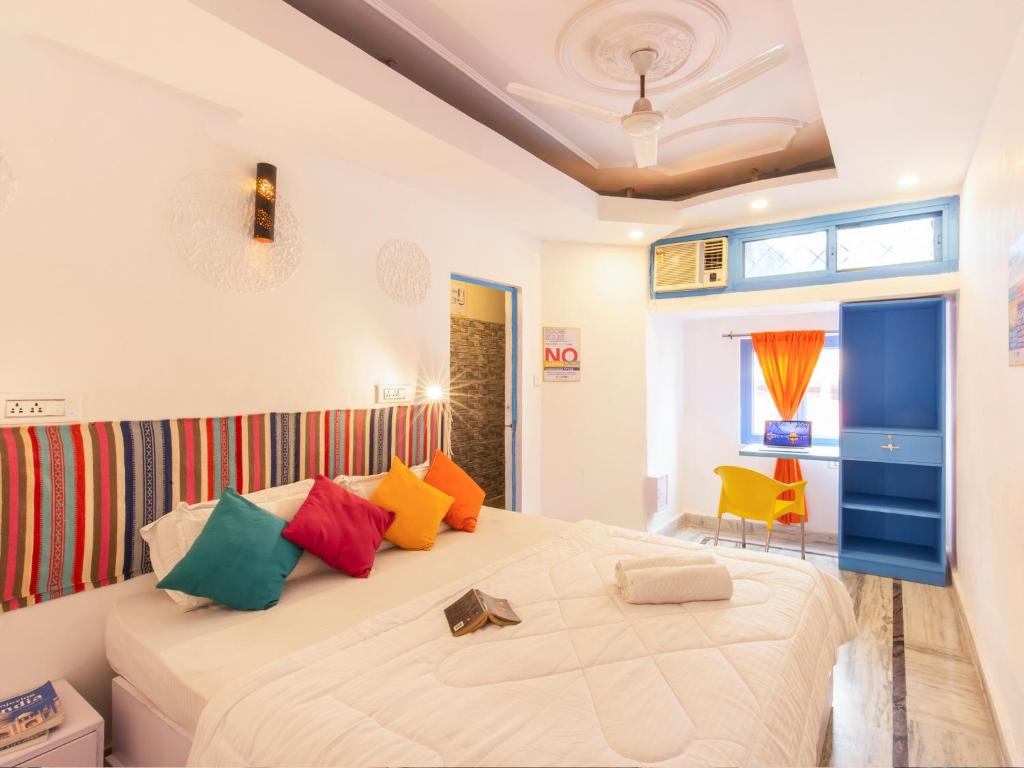 Двухместный (Standard Double Room - 3 Hours Early Check-in or Late Check out, Working Space, High Speed Wi-Fi), goSTOPS Rishikesh