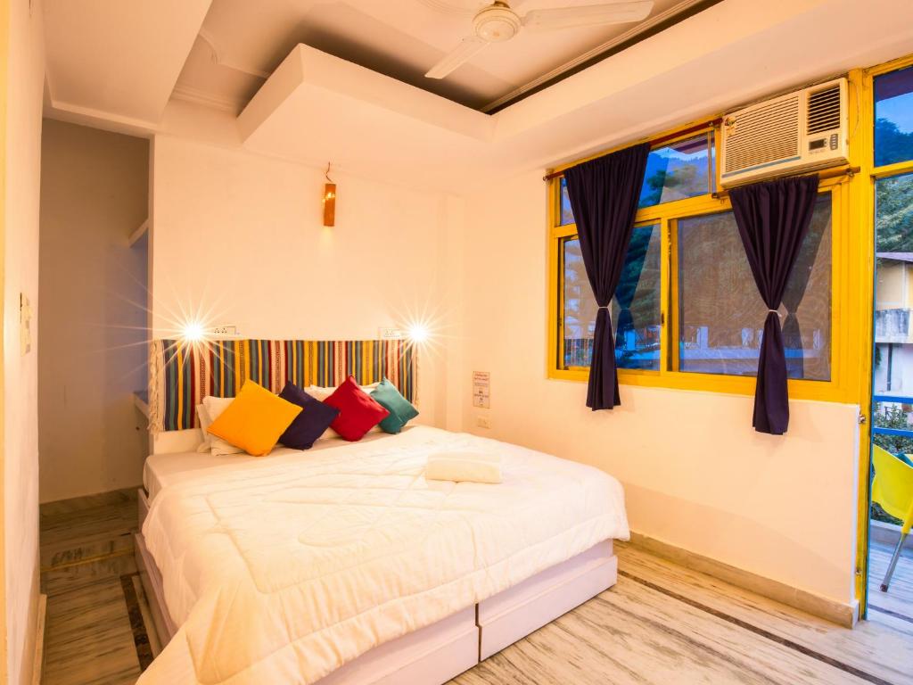 Двухместный (Двухместный номер Делюкс с 1 кроватью и балконом), goSTOPS Rishikesh