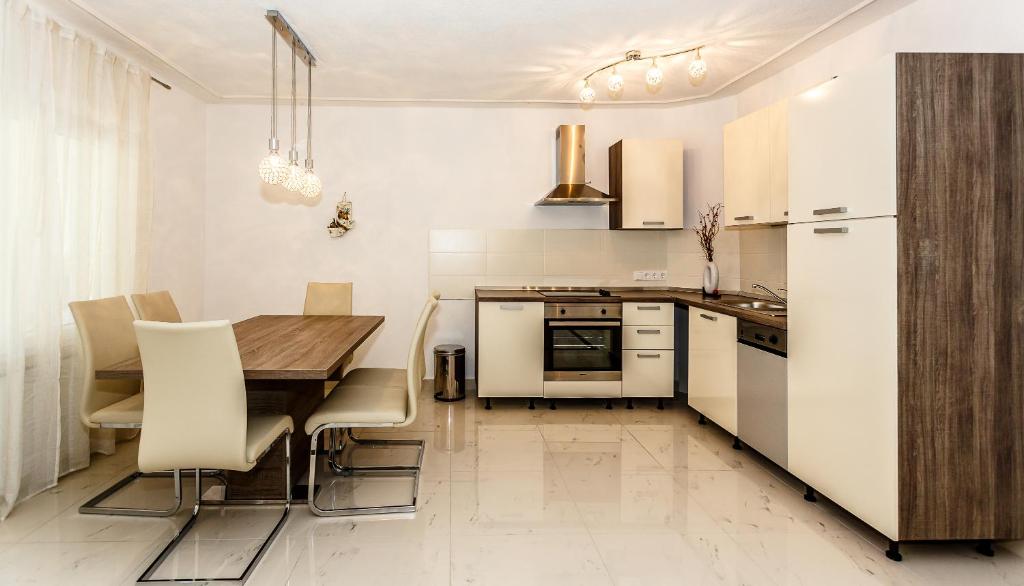 Sara Apartments Malinska photo 4