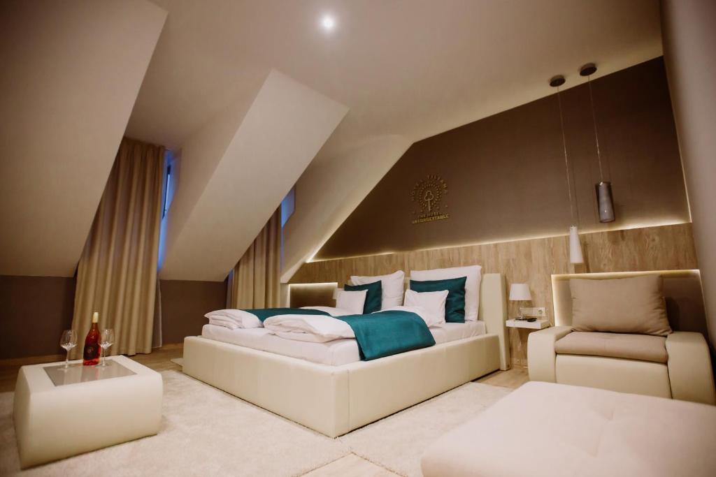 Двухместный (Улучшенный двухместный номер с 1 кроватью), The Hotel Unforgettable - Hotel Tiliana by Homoky Hotels & Spa