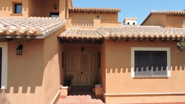 HL025 Luxury 3 bedroom villa with community pool photo 1