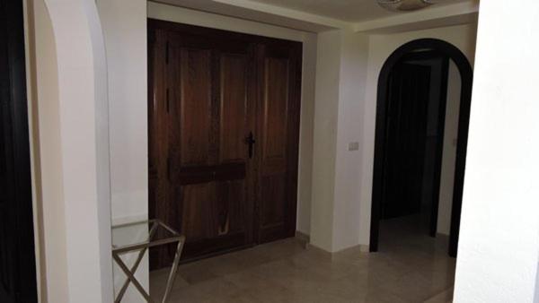HL025 Luxury 3 bedroom villa with community pool photo 2