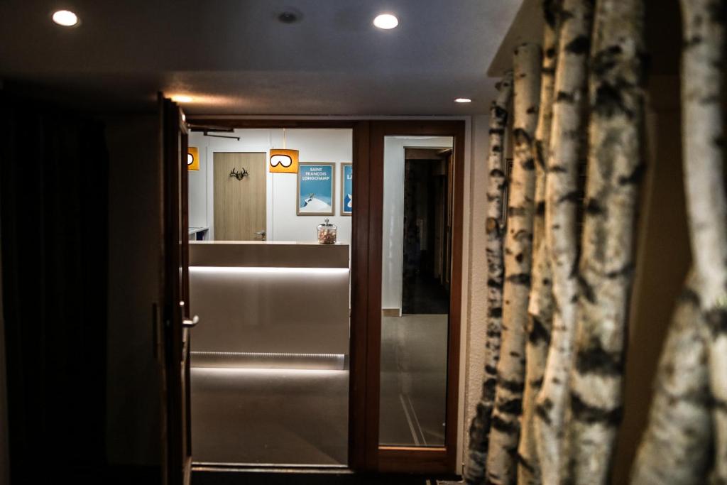 Hotel Lac Bleu 1650 photo 3