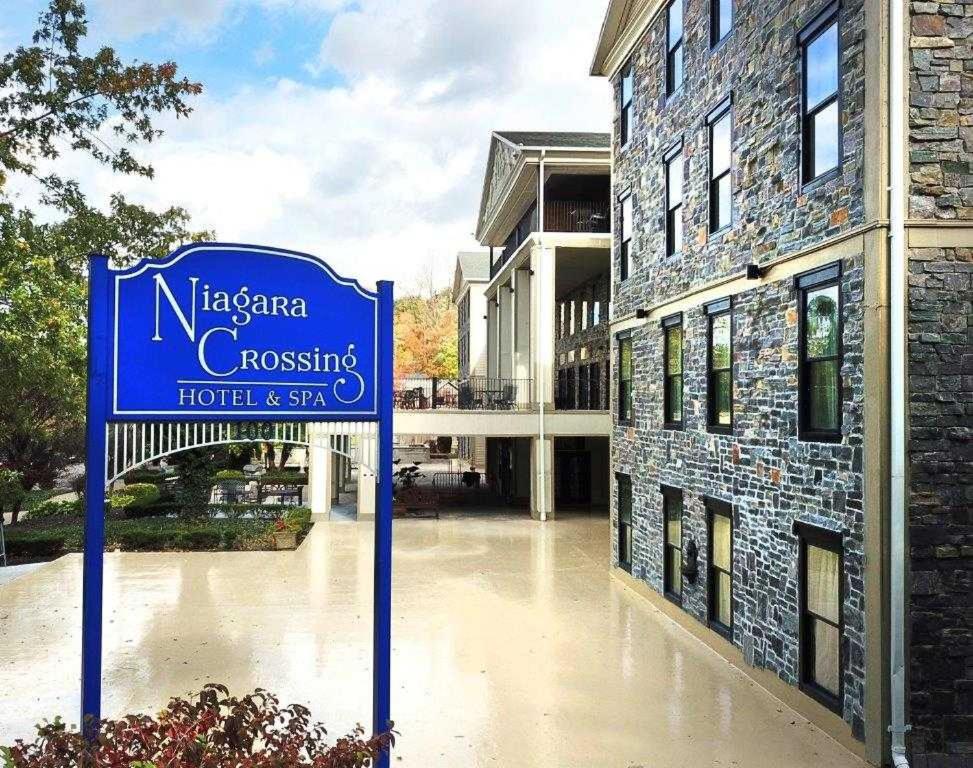 Niagara Crossing Hotel & Spa image