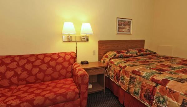 Burnsville Inn & Suites photo 2