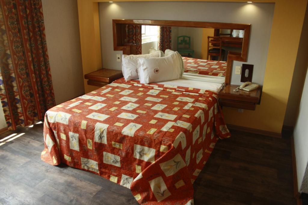 Двухместный (Номер с кроватью размера «queen-size»), Hotel Mina