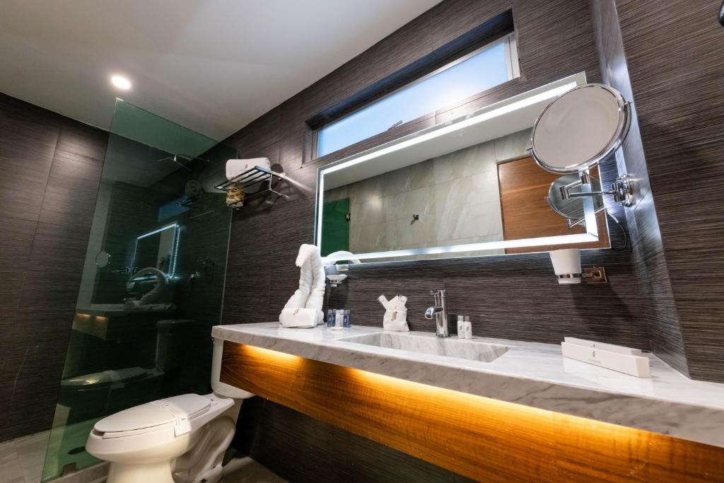 Сьюит (Люкс с балконом), Hotel Boutique JTowers