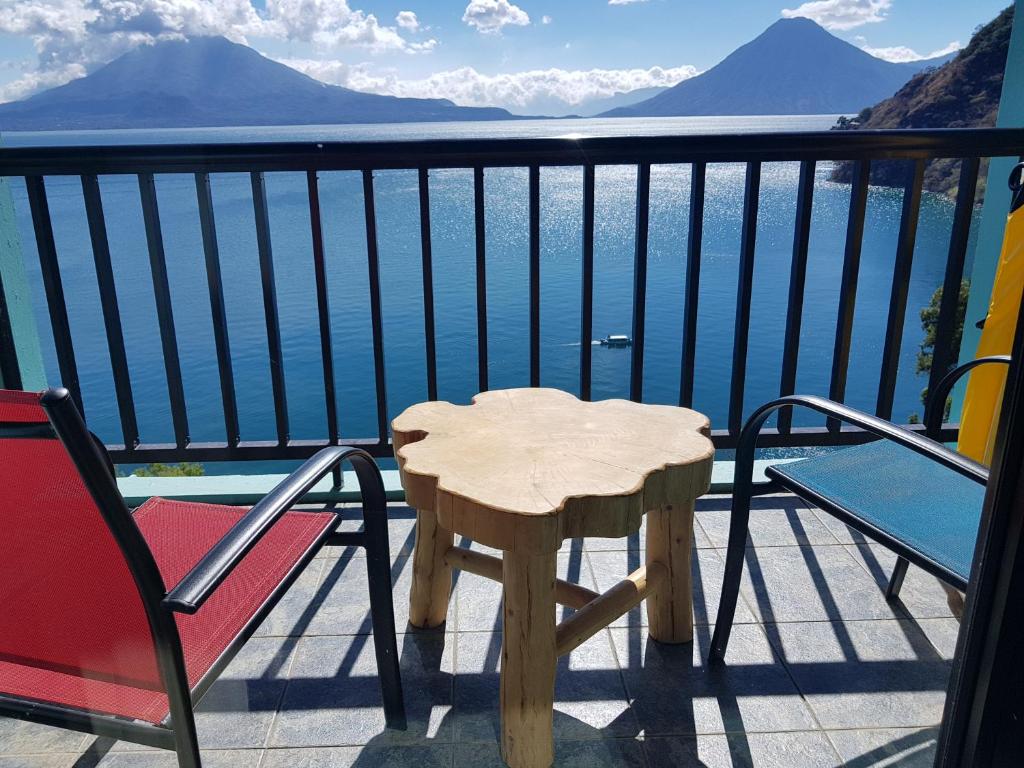 Sky view Atitlán lake suites ,una inmejorable vista apto privado dentro del lujoso hotel photo 4