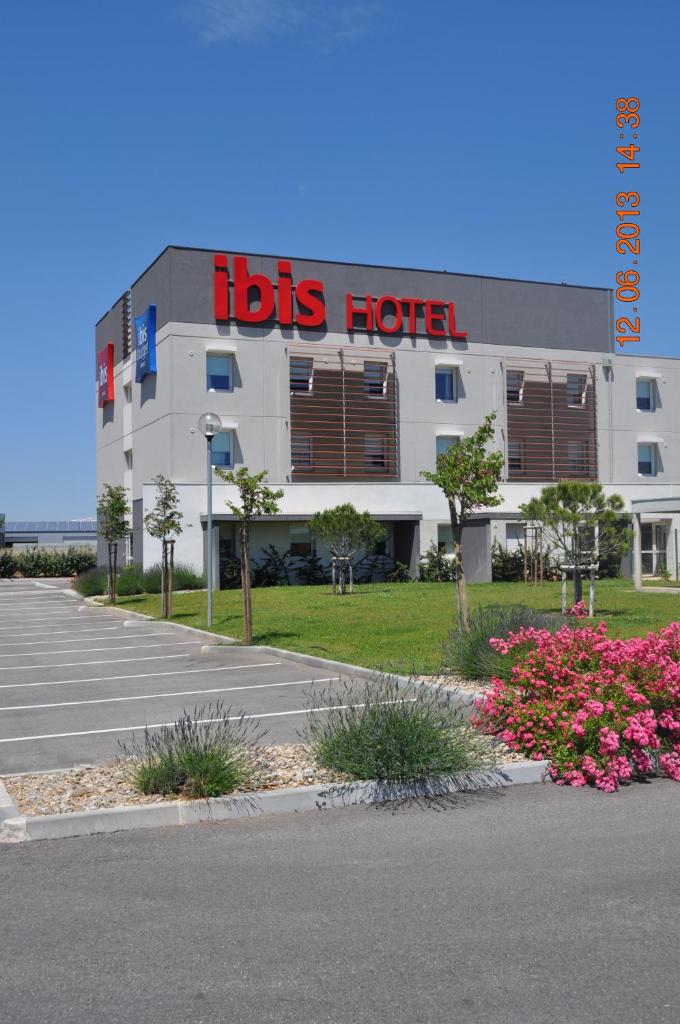 ibis Istres Trigance photo 1