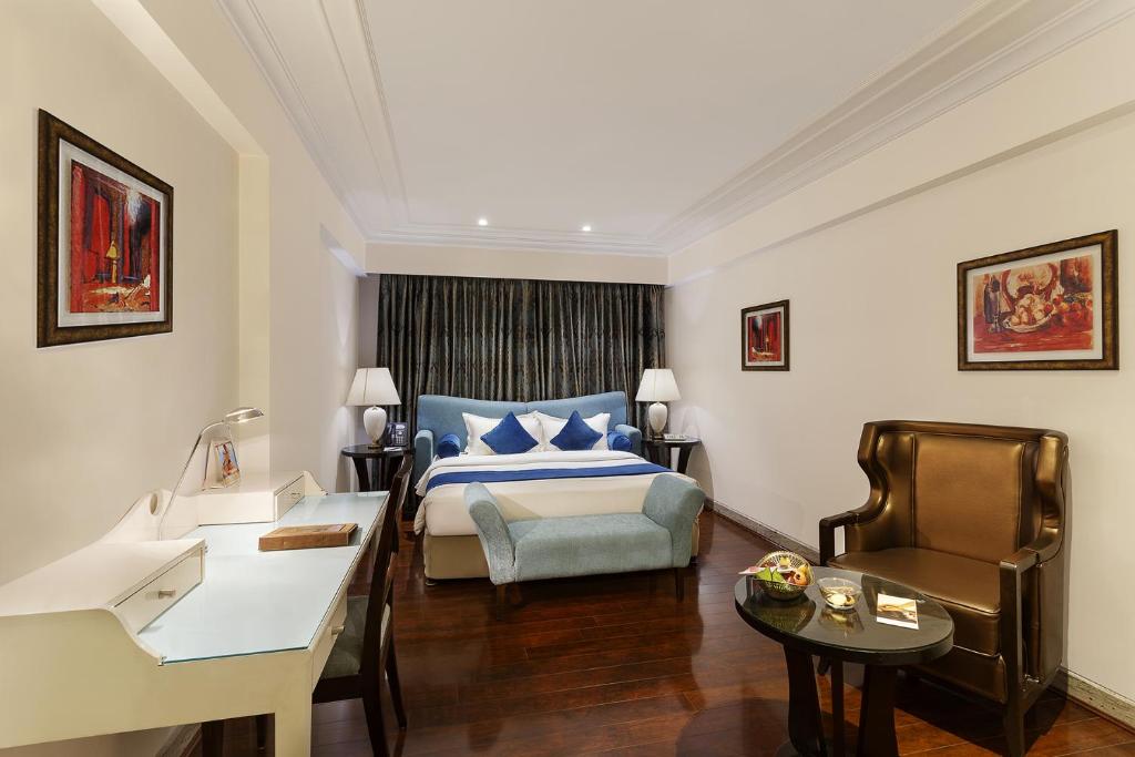 Двухместный (Deluxe Double Room - Book & Unlock Exclusive Deals), LA Marvella A Sarovar Premiere Hotel