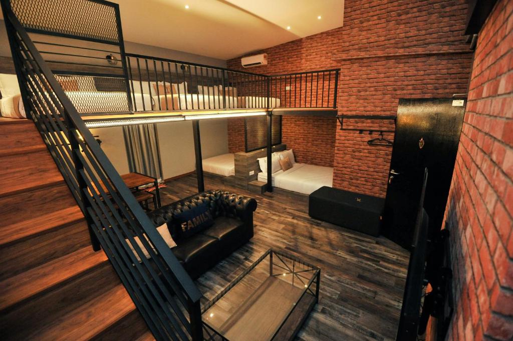 Iconic Suites & Pods Hotel photo 2