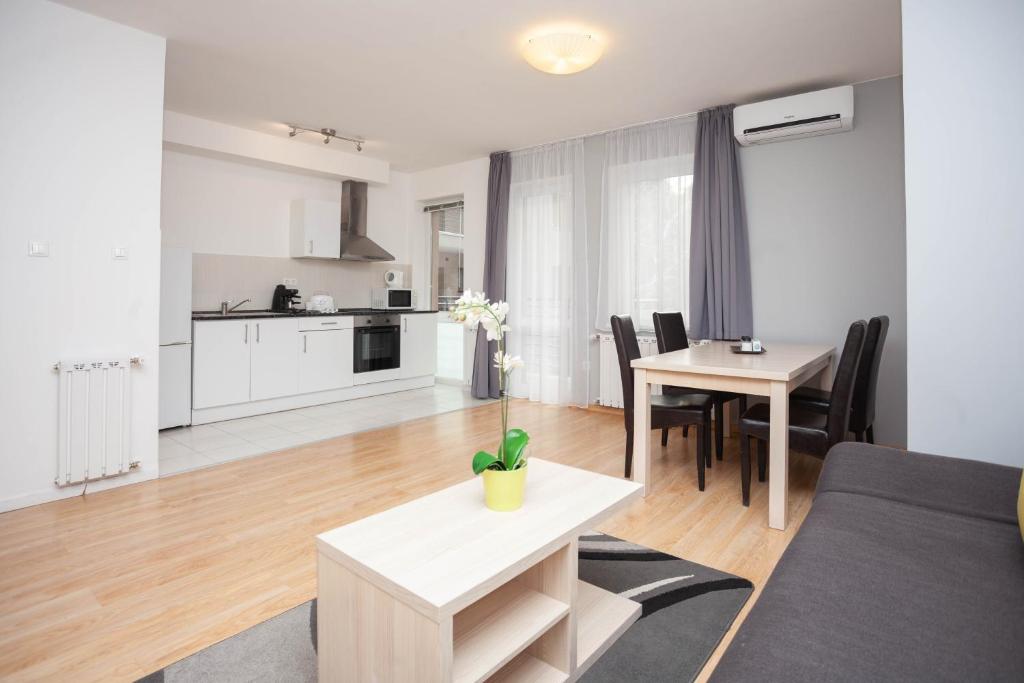 Апартаменты (Апартаменты Делюкс с 2 спальнями), Maple Tree Budget Apartments