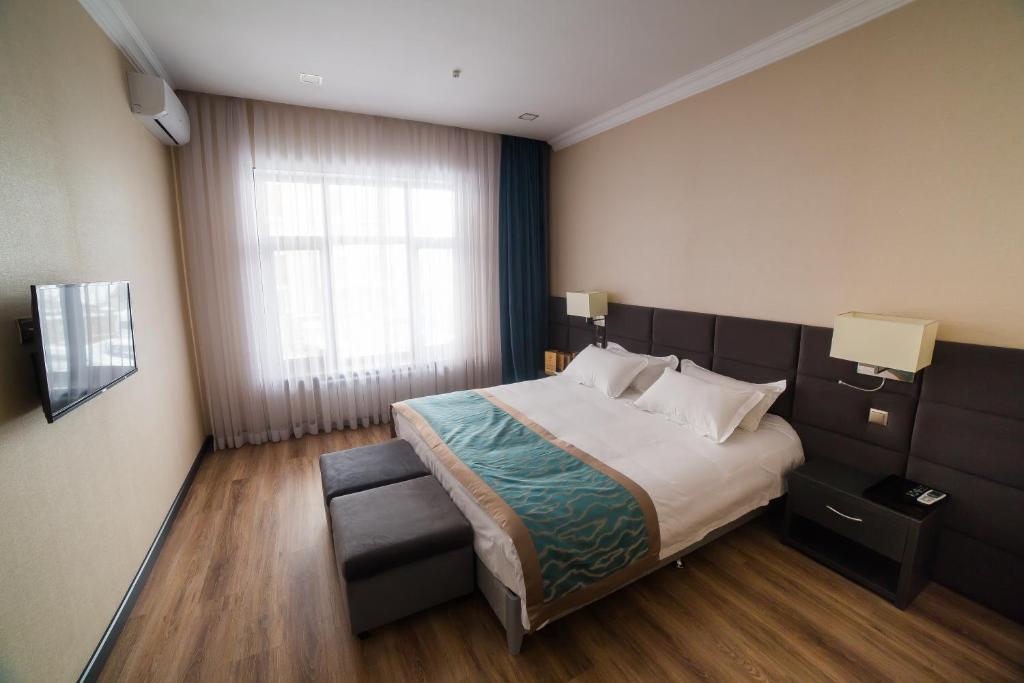 Golden Hotel photo 1
