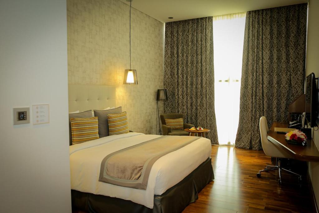 Двухместный (Клубный номер Делюкс с кроватью размера «king-size»), The Avenue, a Murwab Hotel