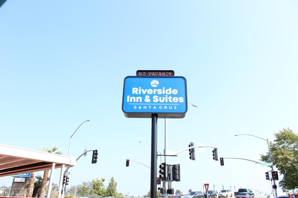 Riverside Inn & Suites Santa Cruz image