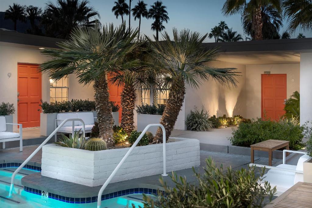 the Weekend Palm Springs photo 2