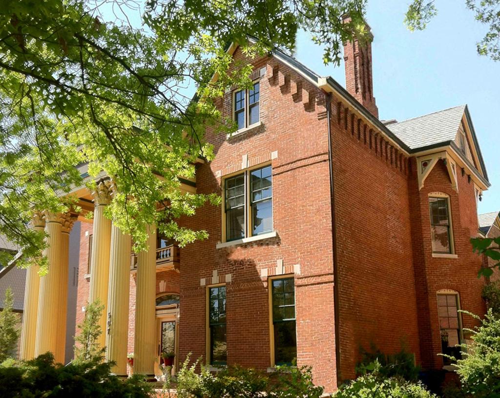 Lyndon House Bed & Breakfast image