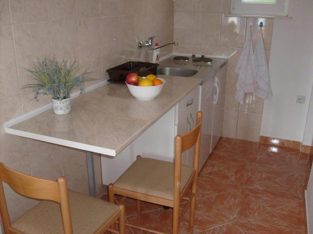 Студио (Номер-студио с балконом (для 3 взрослых)), Apartments Bovan