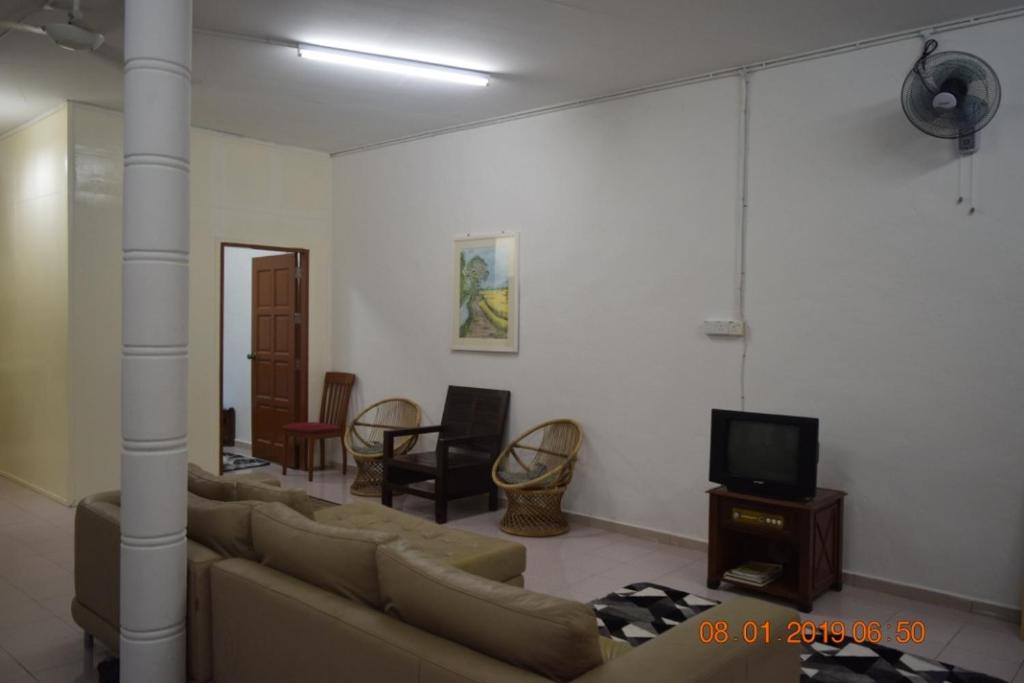 RILEK-RILEK HOMESTAY photo 4