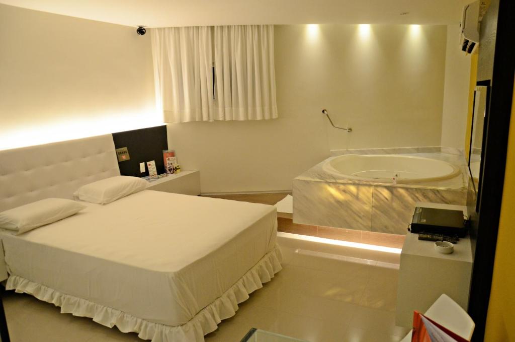 Eros Hotel - Adult Only photo 3