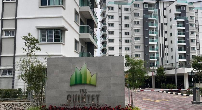 Quintet Residence photo 3