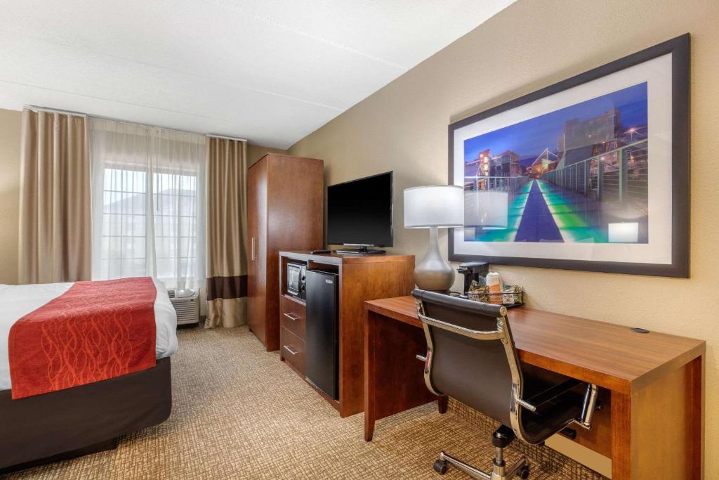 Comfort Inn & Suites Hamilton Place photo 3