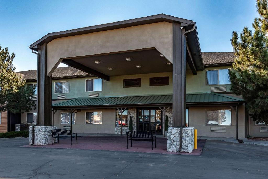 Quality Inn & Suites West image