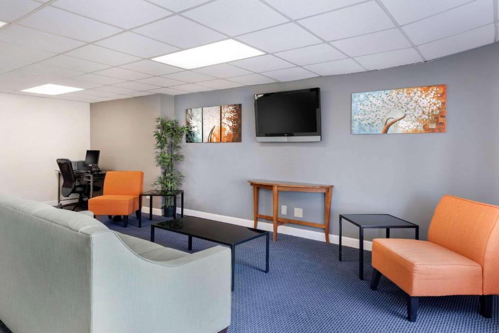 Quality Inn & Suites Lafayette I-65 photo 3