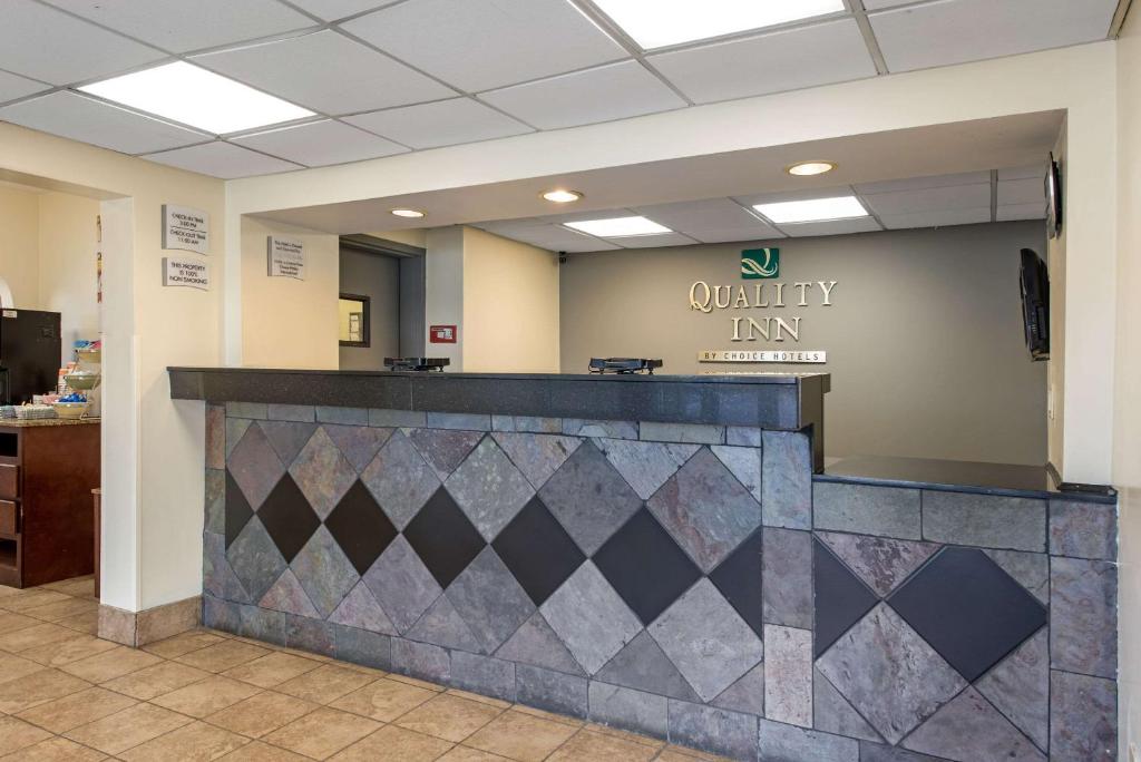 Quality Inn & Suites Lafayette I-65 photo 1