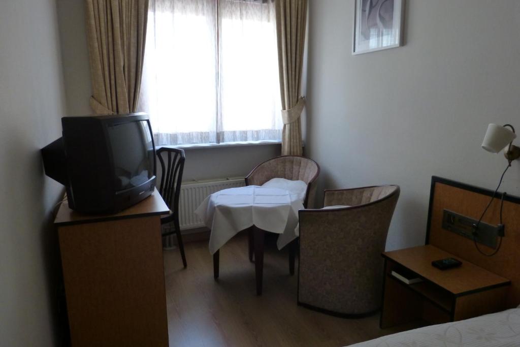 Hotel Des Zouaves photo 3