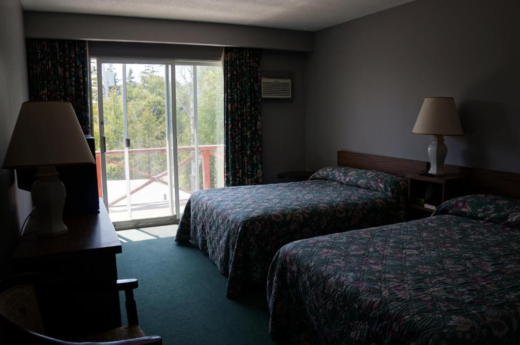 Tobermory Inn & Suites photo 4