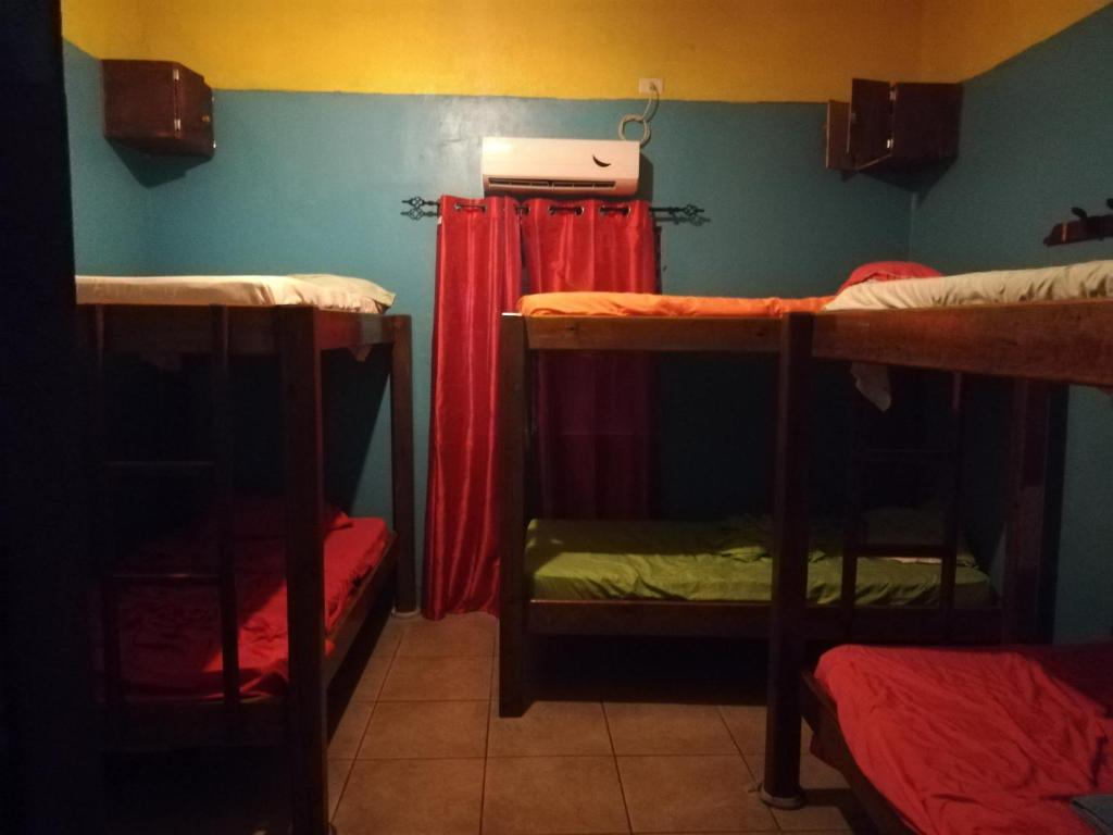 Cliff's Hostel photo 2