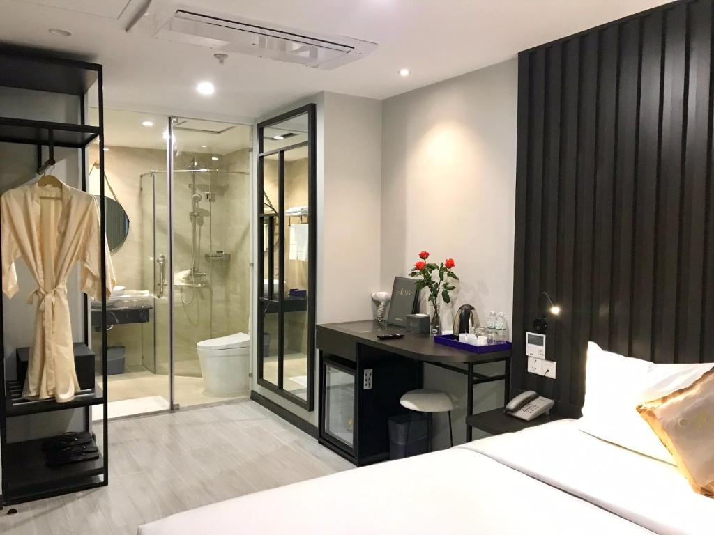 Двухместный (Улучшенный двухместный номер с 1 кроватью), Agnes Nha Trang Hotel