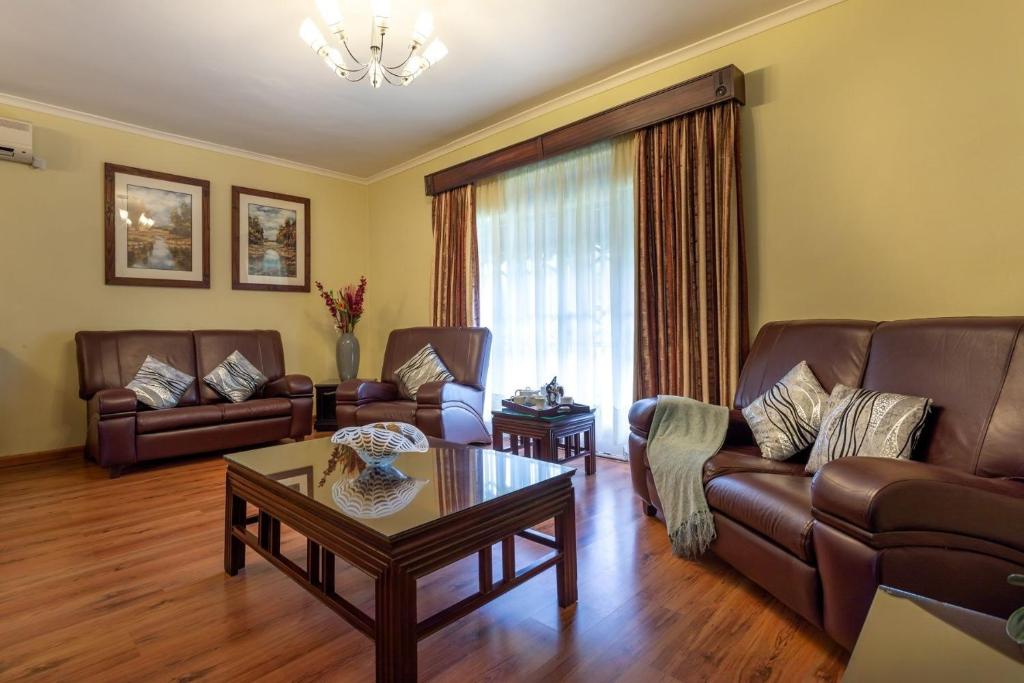 Fallsway Apartments - Burley Court photo 4