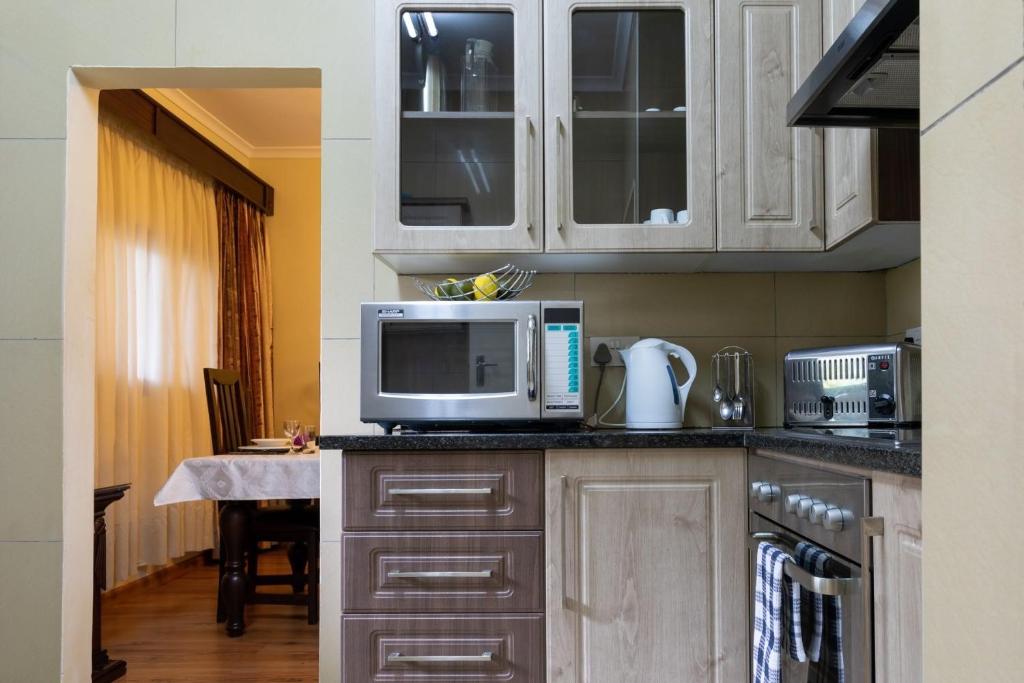 Fallsway Apartments - Burley Court photo 1