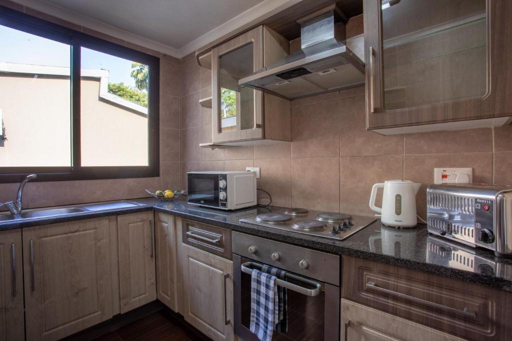 Fallsway Apartments - Louden Court photo 3