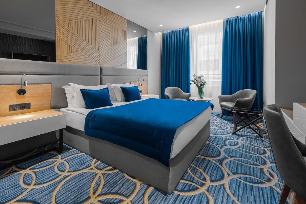 Двухместный (Стандартный двухместный номер с бесплатной парковкой), Sky Hotel