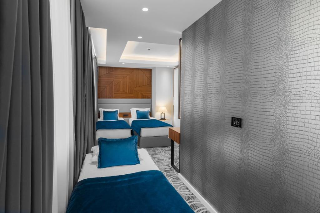 Семейный (Семейный номер с бесплатной парковкой), Sky Hotel