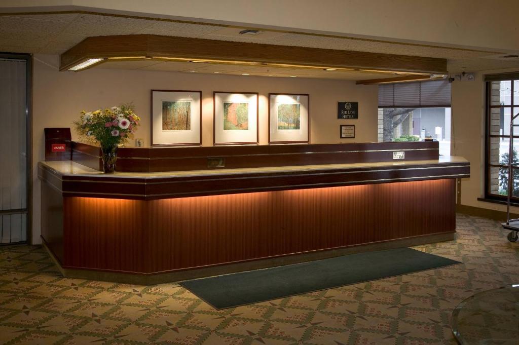 Red Lion Hotel Yakima Center image