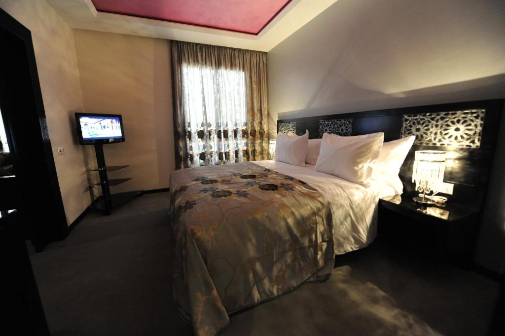 Двухместный (Улучшенный двухместный номер с 1 кроватью), Rive Hôtel