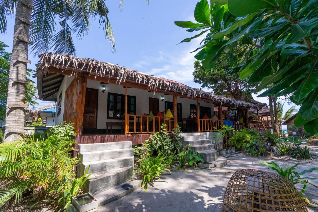 Lipe Beach Resort photo 4